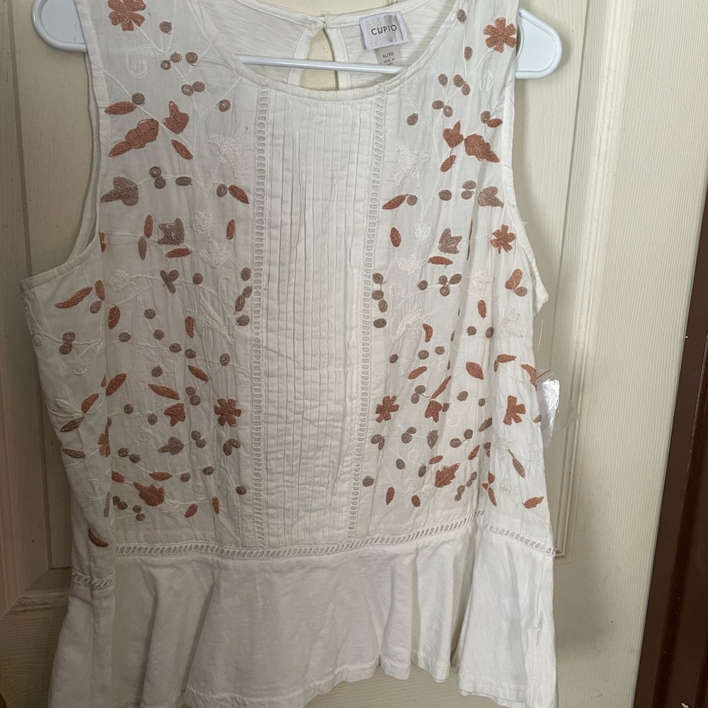 NWT Sleeveless Top - XL